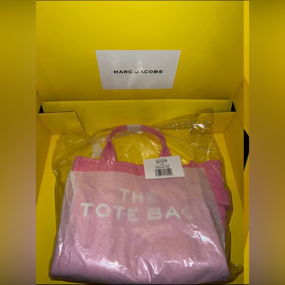 MARK JACOBS SMALL THE TOTE BAG PETAL PINK NWT SOLD OUT ONLINE